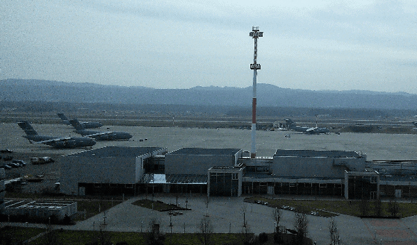 Photo of military aircraft on the flight line in Ramstein